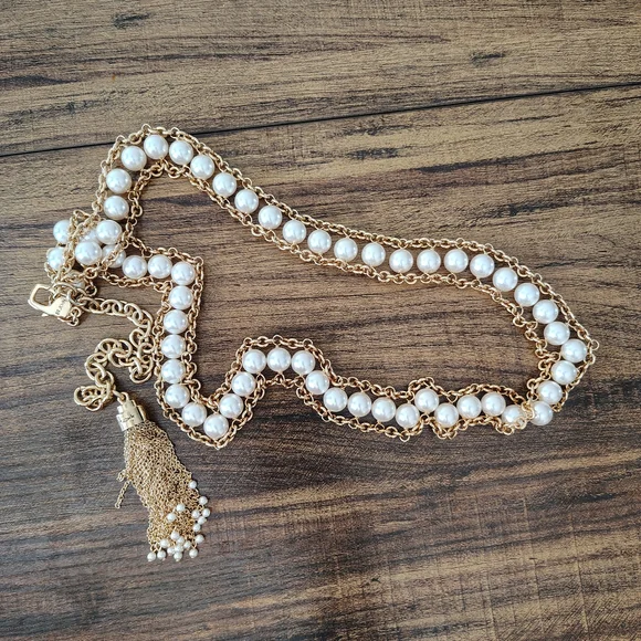 St. John Gold and Pearl Chain Belt - www.aitl-int.com
